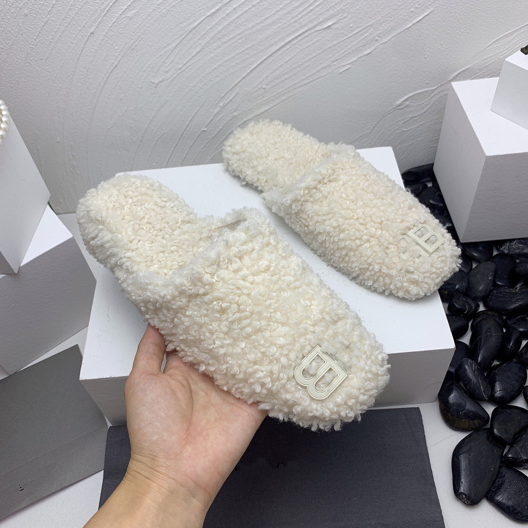 

2021 Designer Slippers Female French Fashion Winter Versatile Flat Bottom Non-slip Casual Net Drag Letter Thick-soled Lambs Wool Shoes With Box