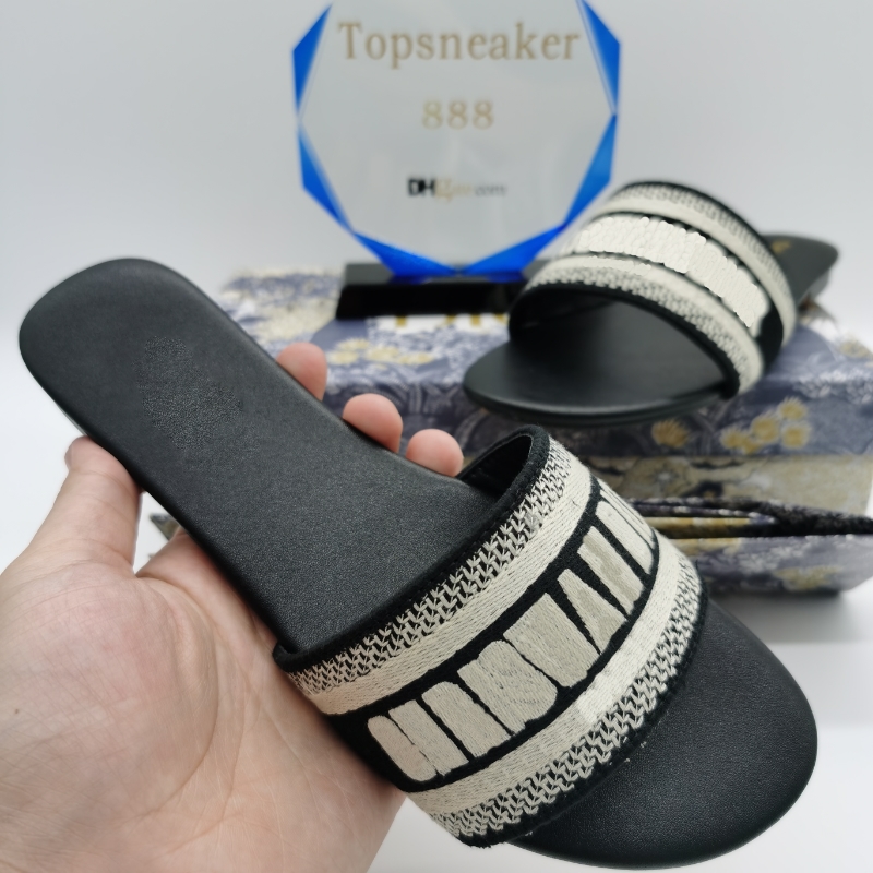 

Classics Paris Women Sandals Summer Girls Beach Slides Black White Red Flip Flops Floral brocade Gear bottoms Slippers