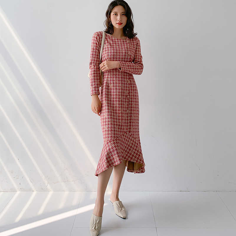 

Vintage Ladies Red BirdsTweed Dress Long Sleeve Bodycon Midi Fishtail Dresses Autumn Winter Women Clothing 210608