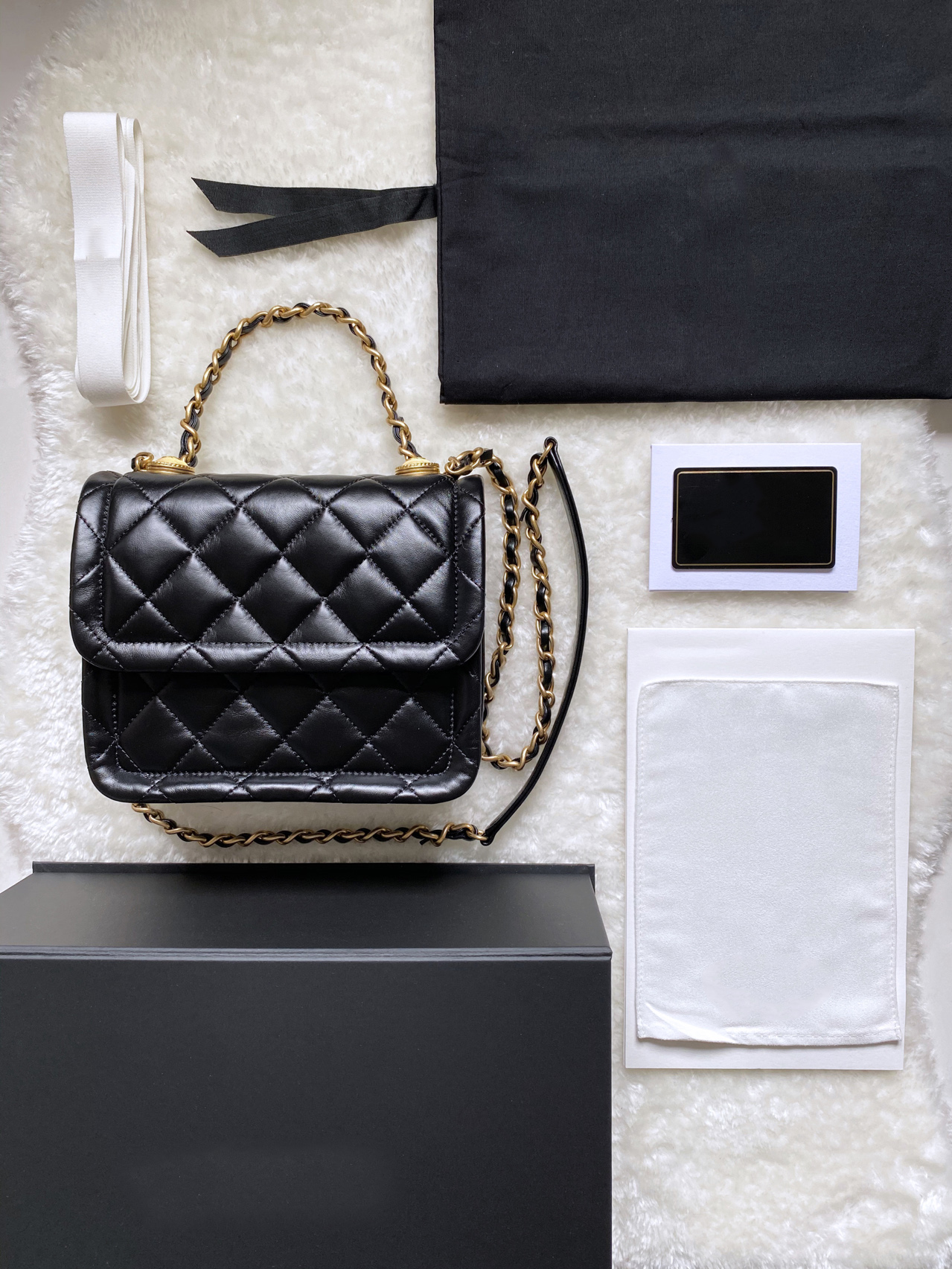 

4A+ original patent leather imitation women hang bags wholesale classic brand luxury designs Tofu package gold chain black lamb skin flap sheepskin wallet