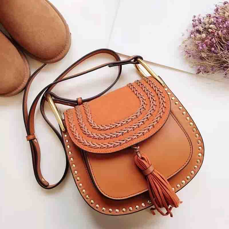 

Fashion Tassel Shoulder Bag Luxurys Rivet Cross Body Purse Woman Leather Crossbody Bags Designers Lady Handbag, Pink
