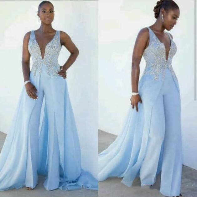 Bleu ciel clair femmes combinaison robes de soirée avec surjupe col en V profond dentelle appliquée élégante robes de soirée formelles longue une
