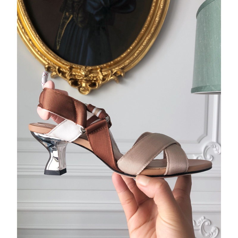

2021 Good Quality Fashion Women Luxurys Designers Shoes Designer Sandals Womens Luxury High Heels Sandal Dress Shoess With Box Size 35-41 -B273, Nude