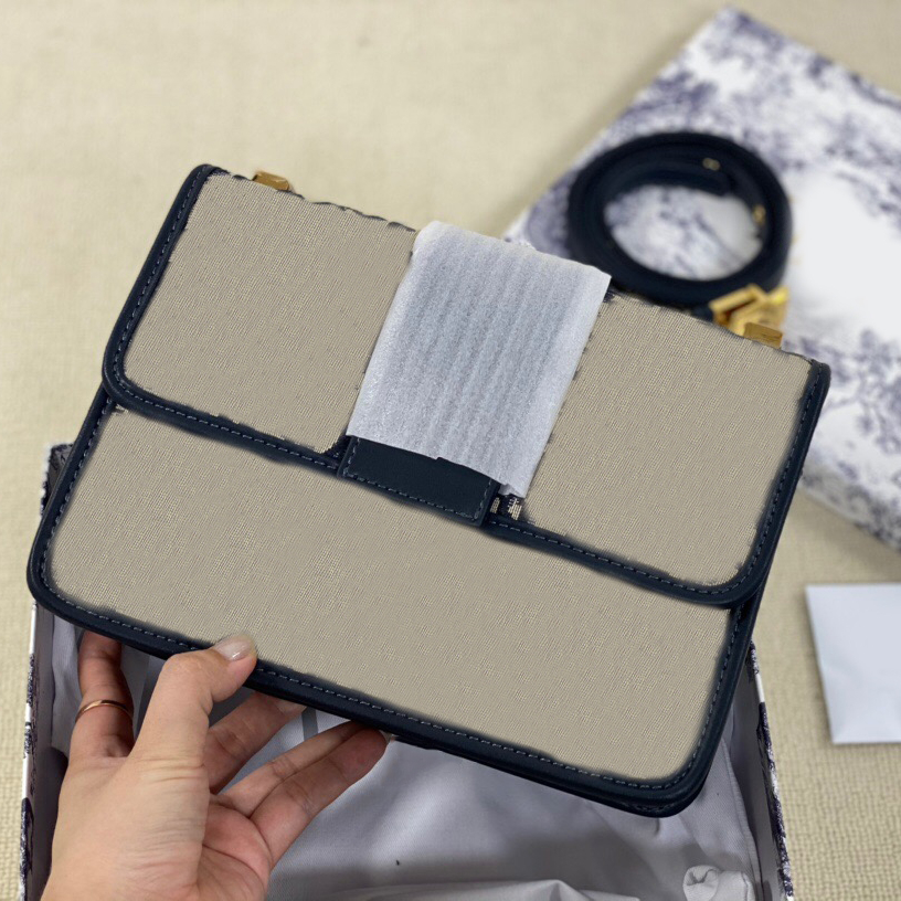 

Luxurys Designers Bags Women Shoulder Gold and Silver Chain Crossbody Pure Color Handbag Cross body Messenger Tote Bag Purse Wallet, Top quality with silk