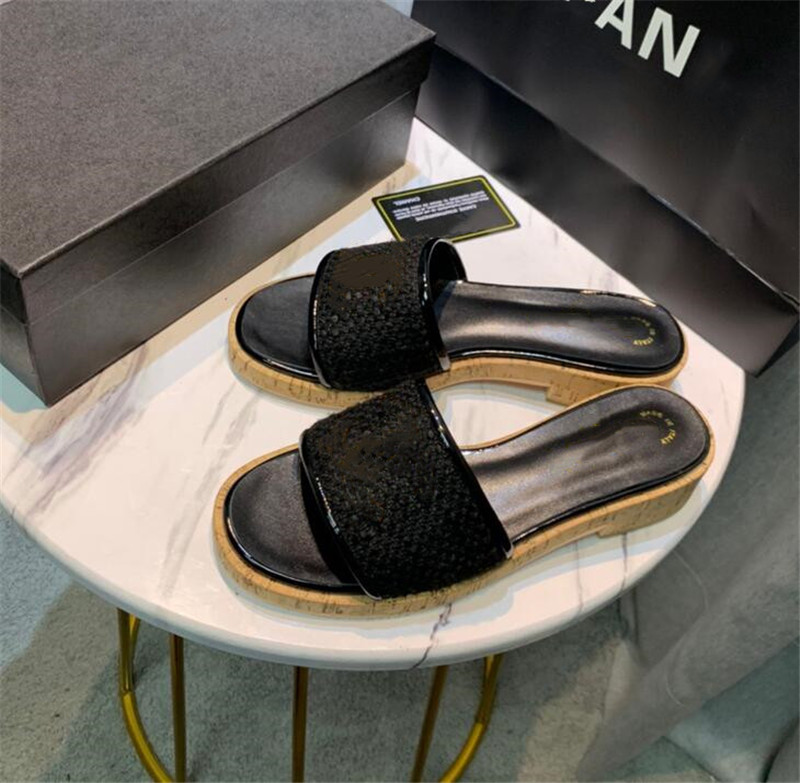 

Fashion Women's Casual Slippers base Beach slipper high quality leather shoes female flip flops comfortable open toed Sandals LETTERS-C5262