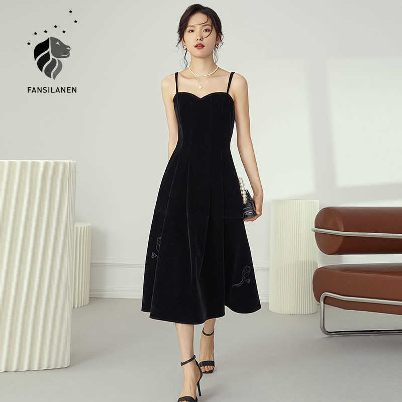 

FANSILANEN Floral embroidery velvet black party dress Women sleeveless strap elegant club christams Female long sexy 210607, Long green