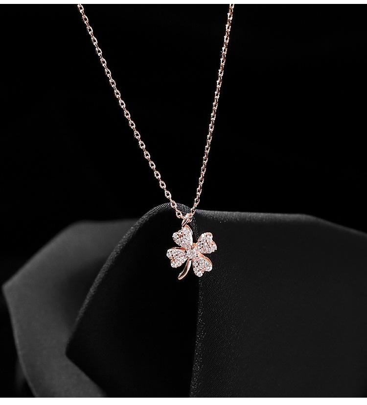 

Pendant Necklaces Lucky Four-leaf Clover Necklace Female Clavicle Chain Niche Design Simple Temperament Ins, Silver