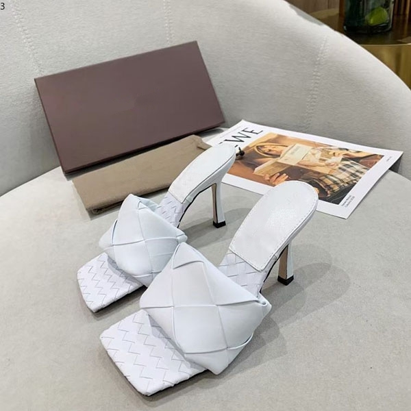 

2021 The latest Matte leatherchecked shoes Square mouthed, open-toed women flat heel slippers size 35-42 mjk001