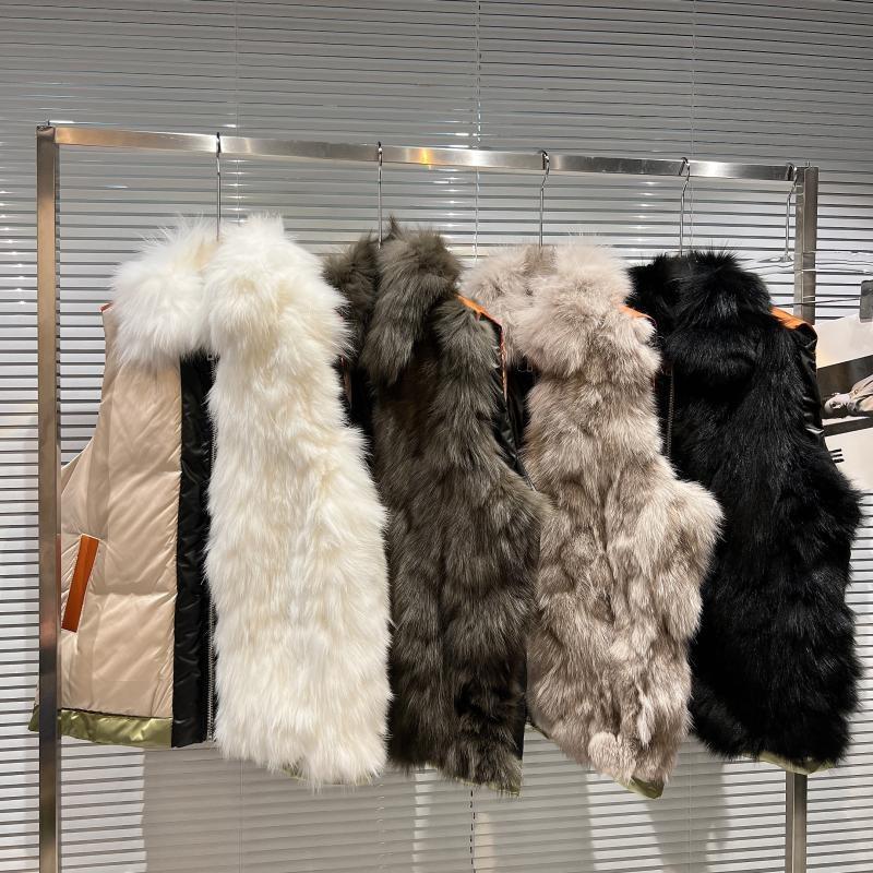 

Women's Vests Big Fur Splicing Contrast Color Thickened Warm Down Fuzzy Vest Women 2021 Winter Coat, Black;white