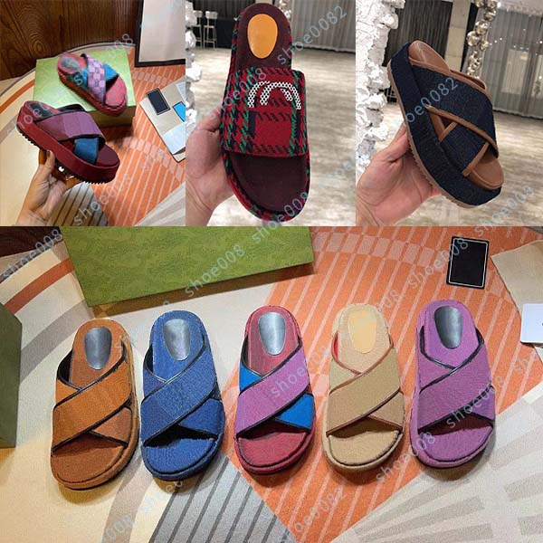 

Luxury flat sandals design embroidery black thick soled slippers shallow beach leisure indoor complete set of accessories 35-41shoes