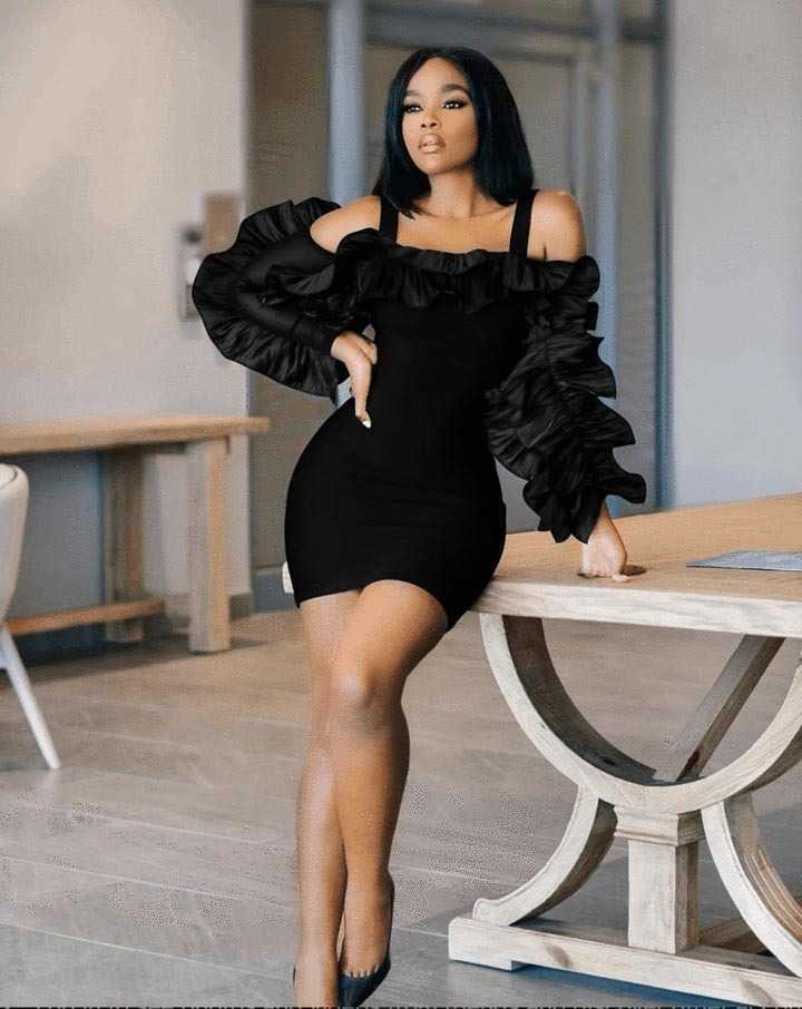 

SuperAen Solid Black Butterfly Sleeve Square Collar Ruffles Sexy & Club Sheath Summer Dresses for Women 210615