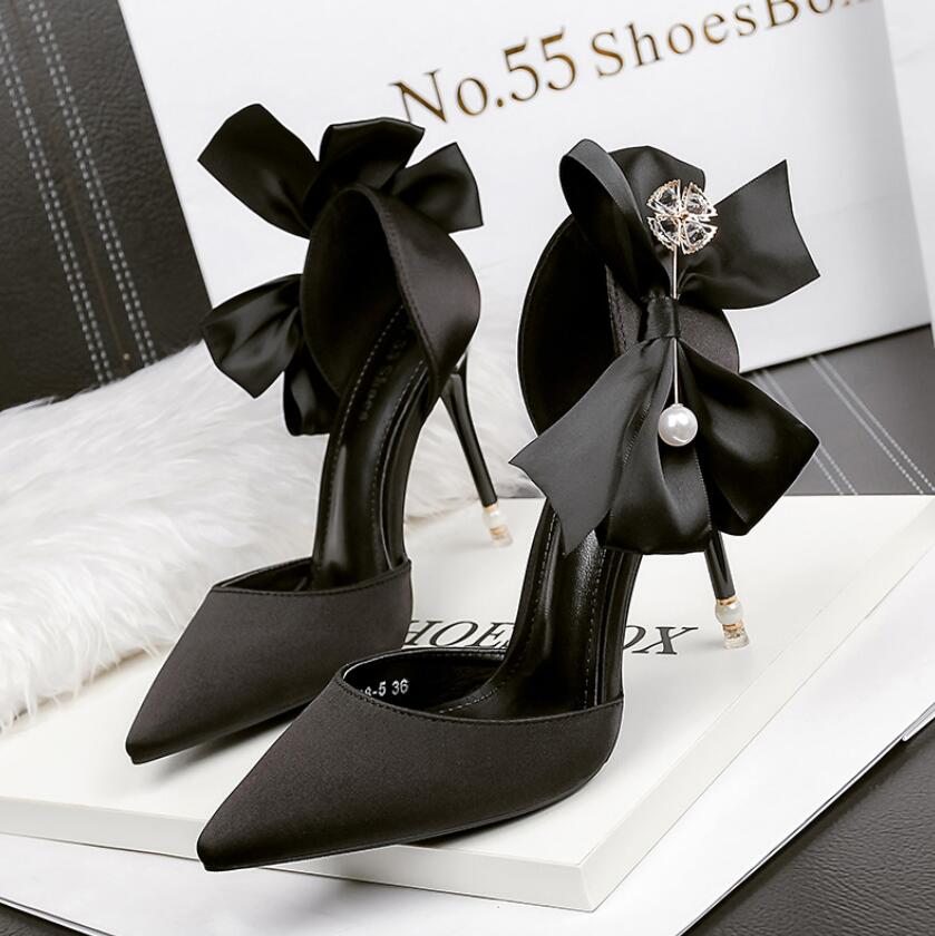 

Top Quality Women Shoes Red Bottoms High Heels Sexy Pointed Toe Red Sole 7cm 10cm Pumps Wedding Dress Shoes Nude Black Shiny