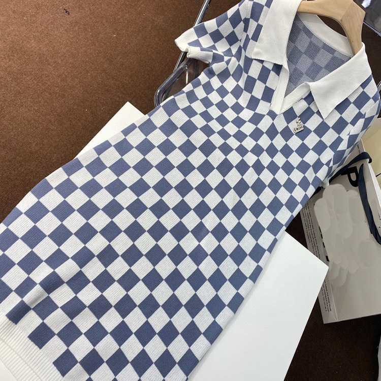 

Luxury design summer King's makaron blue white contrast thousand bird lattice ice silk knitted women's Lapel medium length skirt, As shown in figure