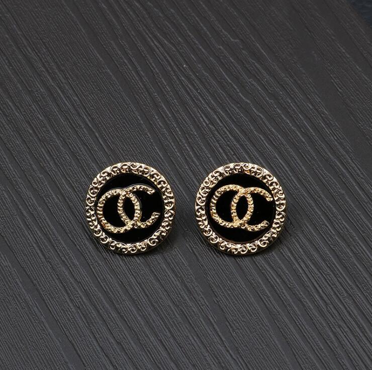 

Fashion Lady Brand Designer Rhinestone Stud Earring Geometric Inlay Rainbow Color Diamond Earrings Gold Plated Round Women Wedding Jewelry Earloop Pearl Eardrop