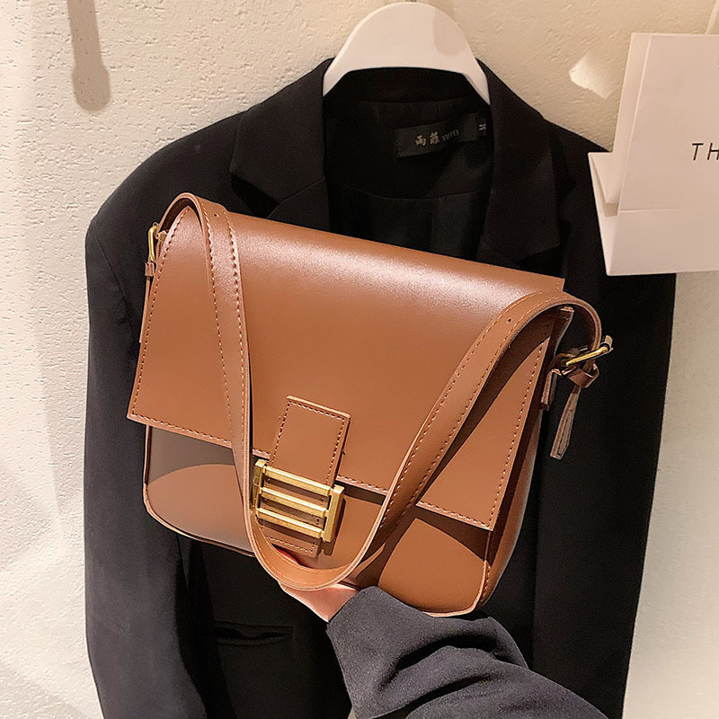 

Sole by designer red style small bag women's new fashion versatile One Shoulder Messenger Bag Small armpit purse, White