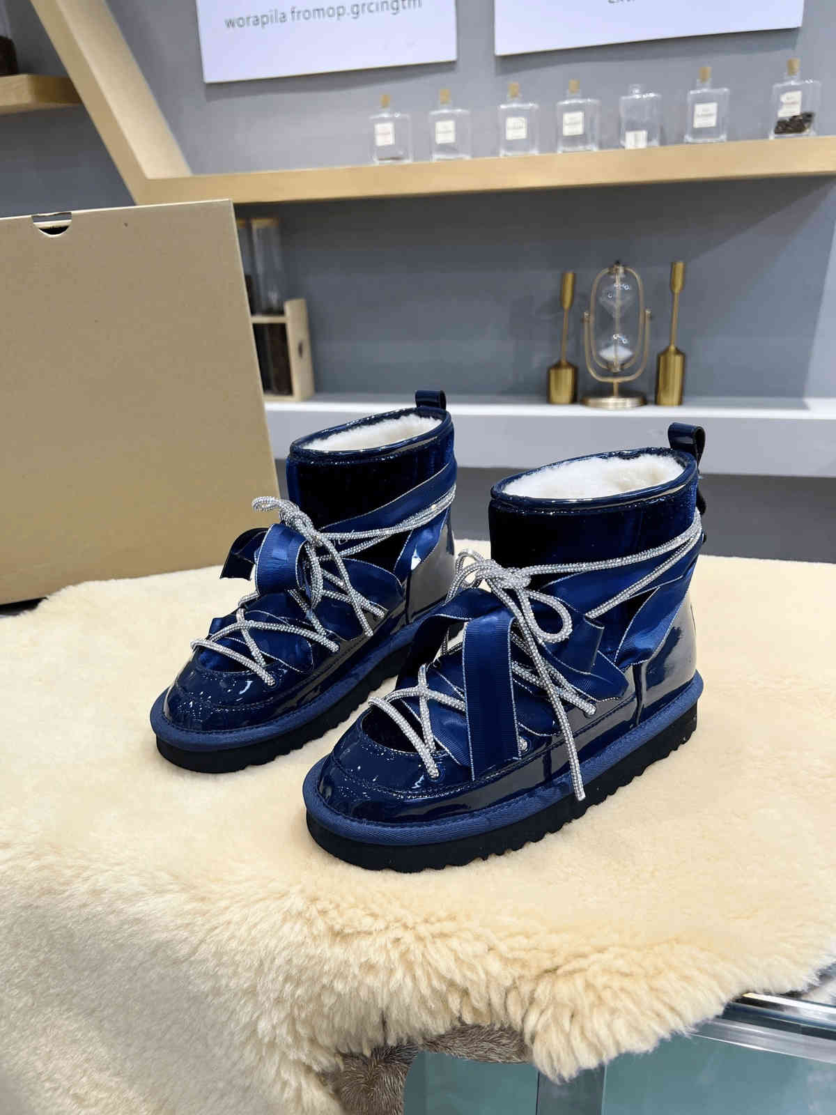 

Fashion Snow Boots Women's Winter Christmas Woodland Lace Up Plush Short Boot Comfortable And Warm Casual Sports Shoes high Quality Women