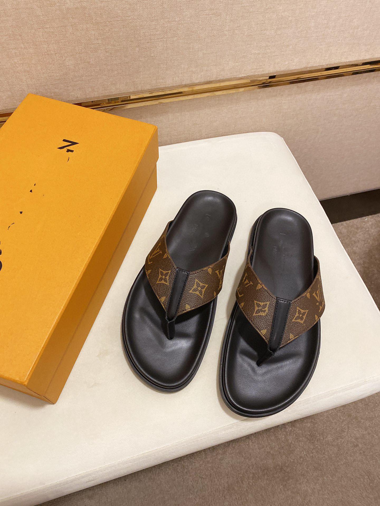 

MM Luxury Brands 2021New Men's Flip Flops Genuine Leather Slippers Mens Slippers 11, Black
