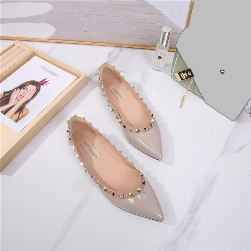 

Women shoes designers sandal plat rivets dress office low heels pointed toes solid attractive high quality slip-on multi-scenario comfortable, Black