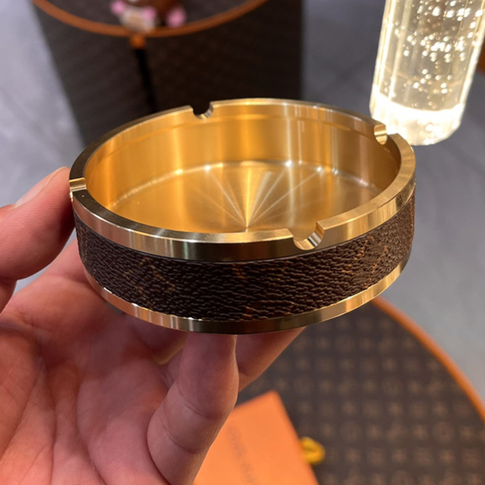 

ILIVI Monogram Leather Copper Ashtray Collectable Companion Gallery Trendy Original House Ashtrays Tabletop Arts Crafts Items 9X2.5CM