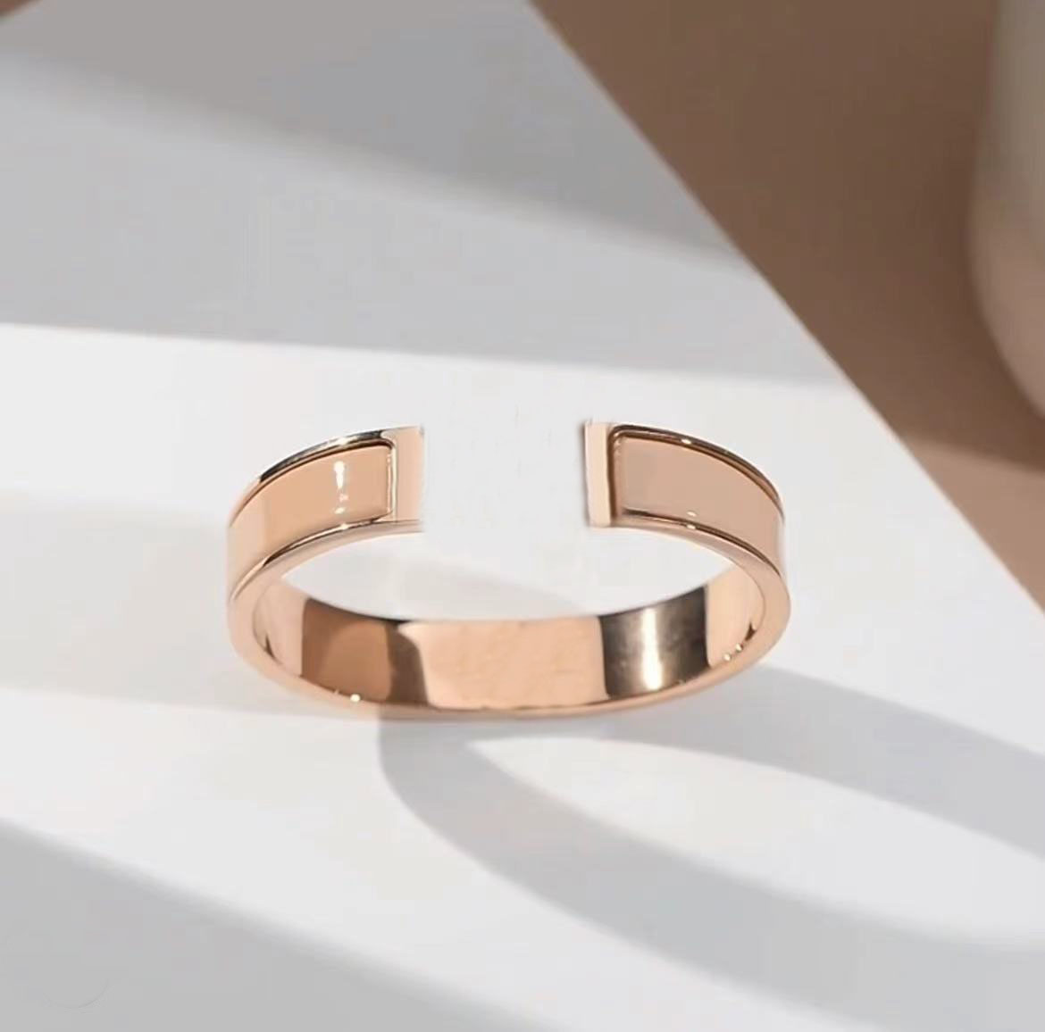 

Ladies Classic H Open Letter Bangle Inlaid Ceramic Rose Couple Fashion Creative Bracelet High Quality Jewelry with Exquisite Packaging