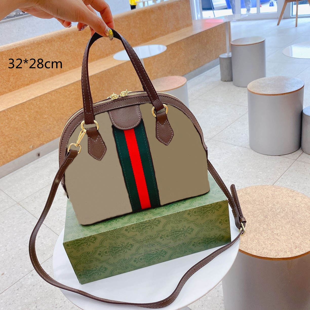 

Classic Designer Women Shell Bags Luxury Shoulder Bags Fashion Crossbody Lady Camera Phone Bag Ladies Purses Printed Letters High Quality, This price option is not for sale.