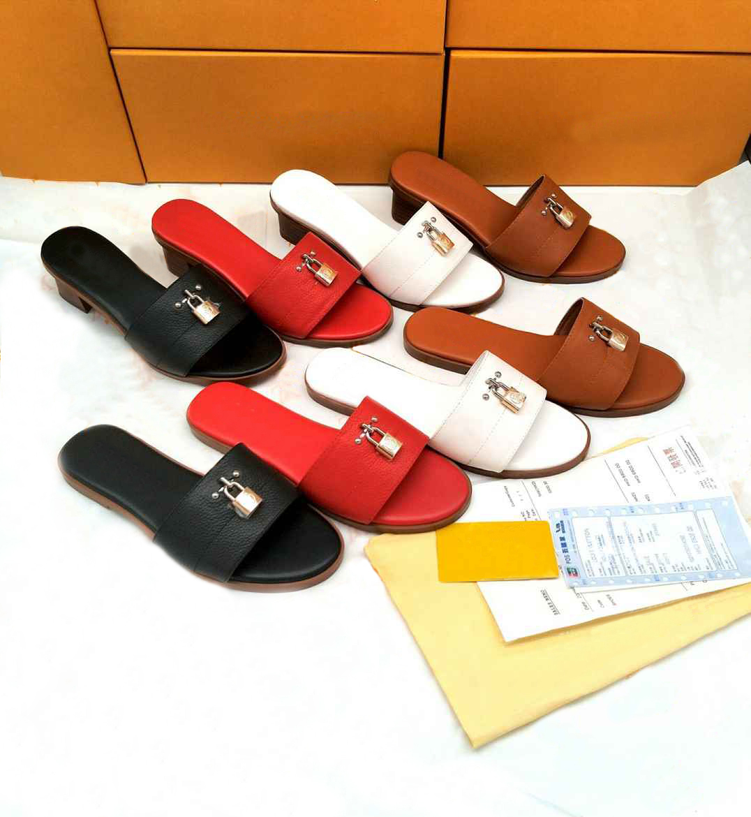 

With lock Men Women Slippers Designer Rubber Slides Sandal Flat Blooms Strawberry Tiger Bees Green Red White Web Fashion Shoes Beach Flip Flops Flower Box 38-45, 21