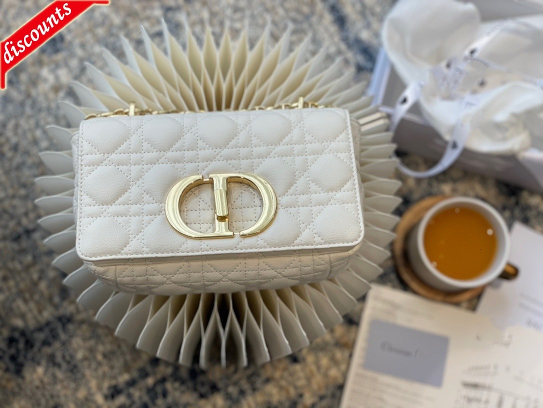 

Handbag new d family women's Caro one shoulder cross link chain sheepskin rhombic flap small square Montaigne letter saddle zly