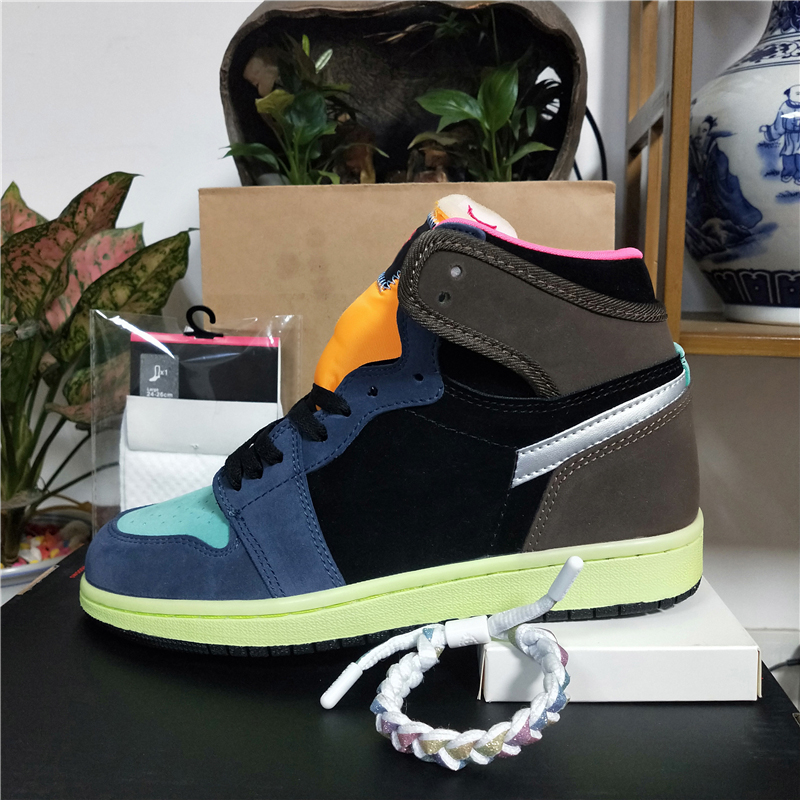 

High 1s 1 Basketball shoes University blue travis scotts white oero shimmer Black Cat Lightning red bred Pure metallic purple green sneakers trainer Eur 36-47 inbox, Box