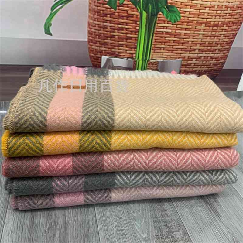 

Autumn winter scarf classic Plaid Bib cold proof warm cashmere barbed hair lovers men's and women's versatile shawl