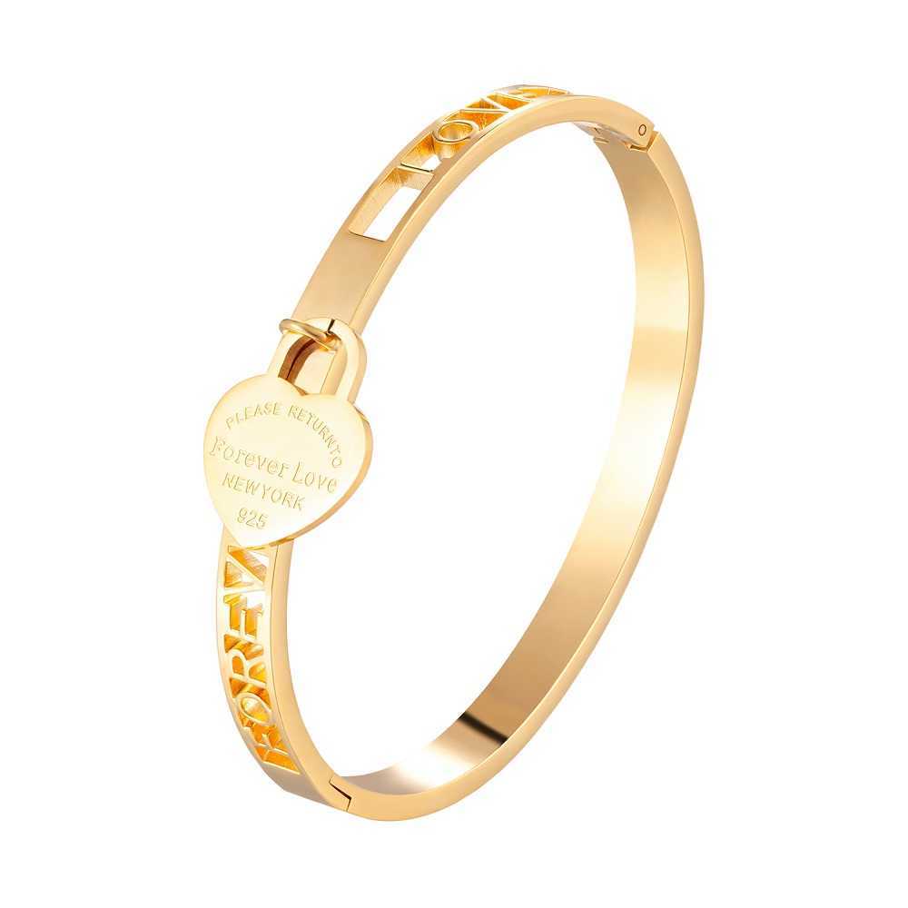 

Hollowed Forever Love Heart Charm Bangle Bracelet Engraved Lover Charm Bracelet for Women Fashion Wedding Jewelry Gifts Q0719