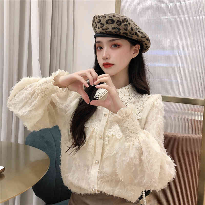 

Lucyever Fashion Pearl Buckle Blouses Womens Turn Down Collar Lace Patchwork Shirts Woman Autumn Flare Sleeve Shirt 210521, White