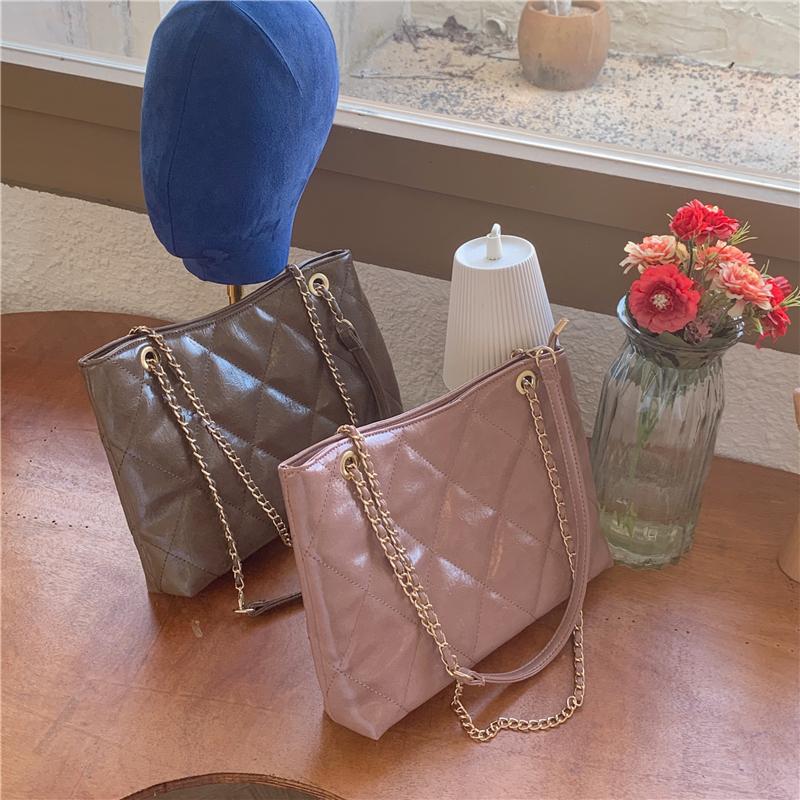 

High Quality Female Chain Shoulder Bag Soft PU Leather Ladies Underarm Large Capacity Women Simple Daily Casual Tote Handbag Cross Body, Black