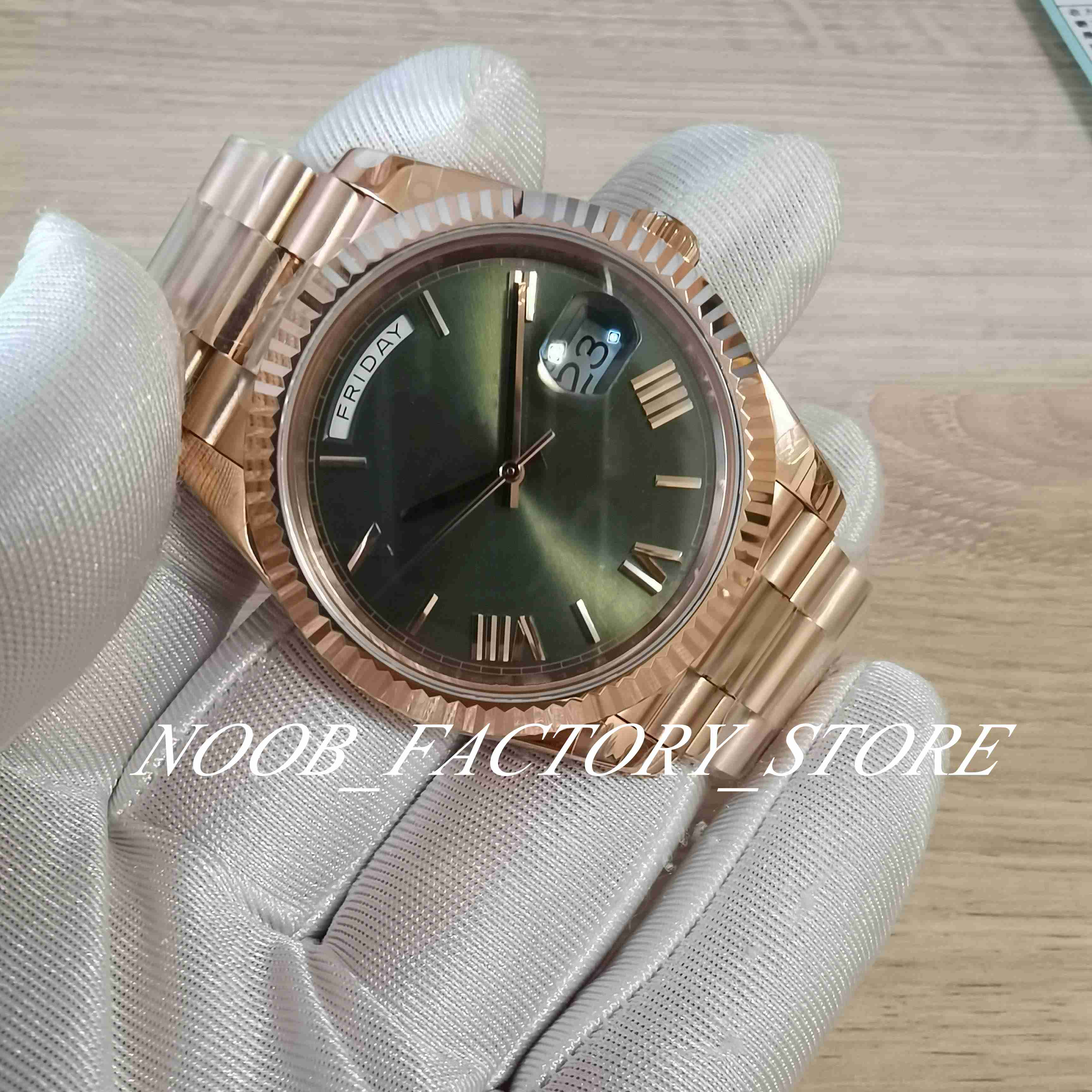 

Men Size Watch Super N Factory 228235 Stainless Steel BRACELET Green Roman Dial 40MM Cal. 3255 Automatic Movement Dual Date Sapphire Glass Dive Gift Box, Only original box certificate