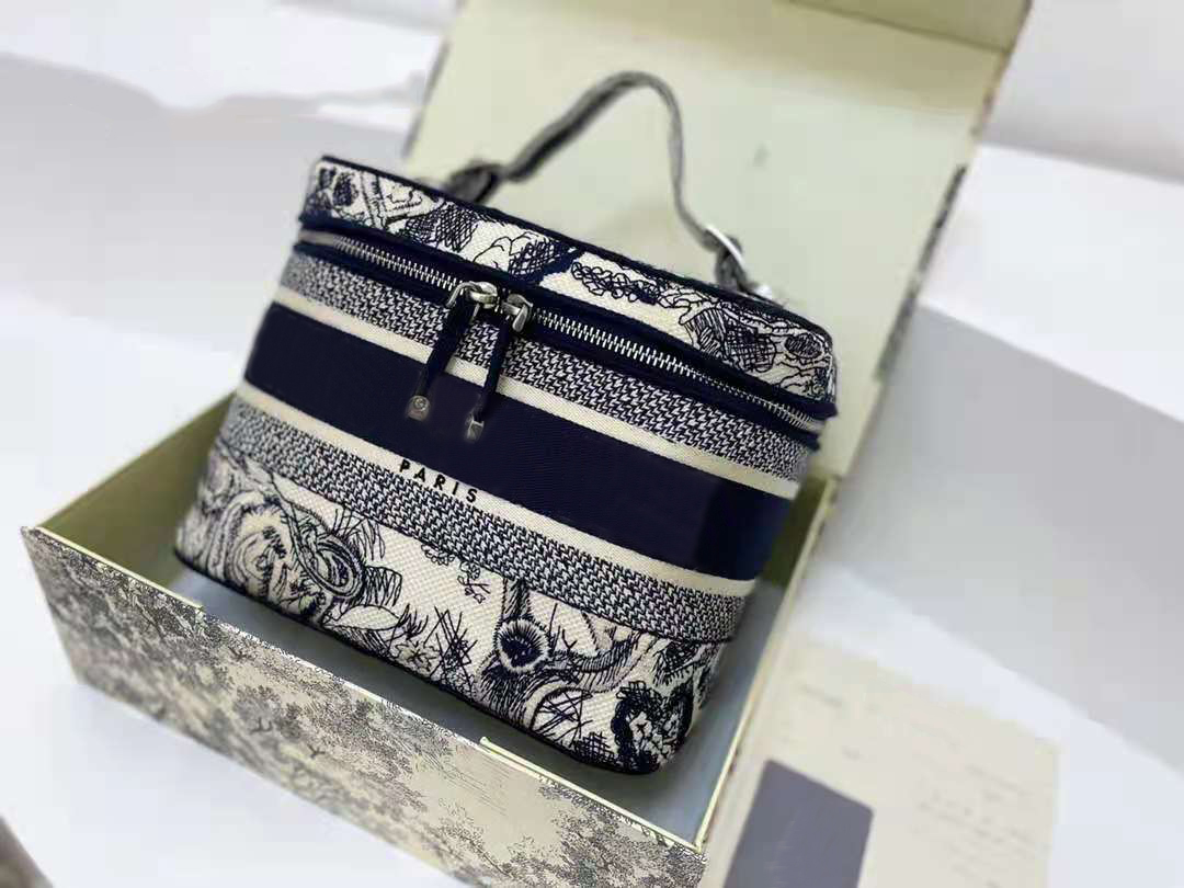 

Embroidered Handbag Top Quality Tote Bags Designer Handbags Old Flower Embroidery 2021 Hottest Cosmetic Bag Large Capacity Outdoor Packs Wom