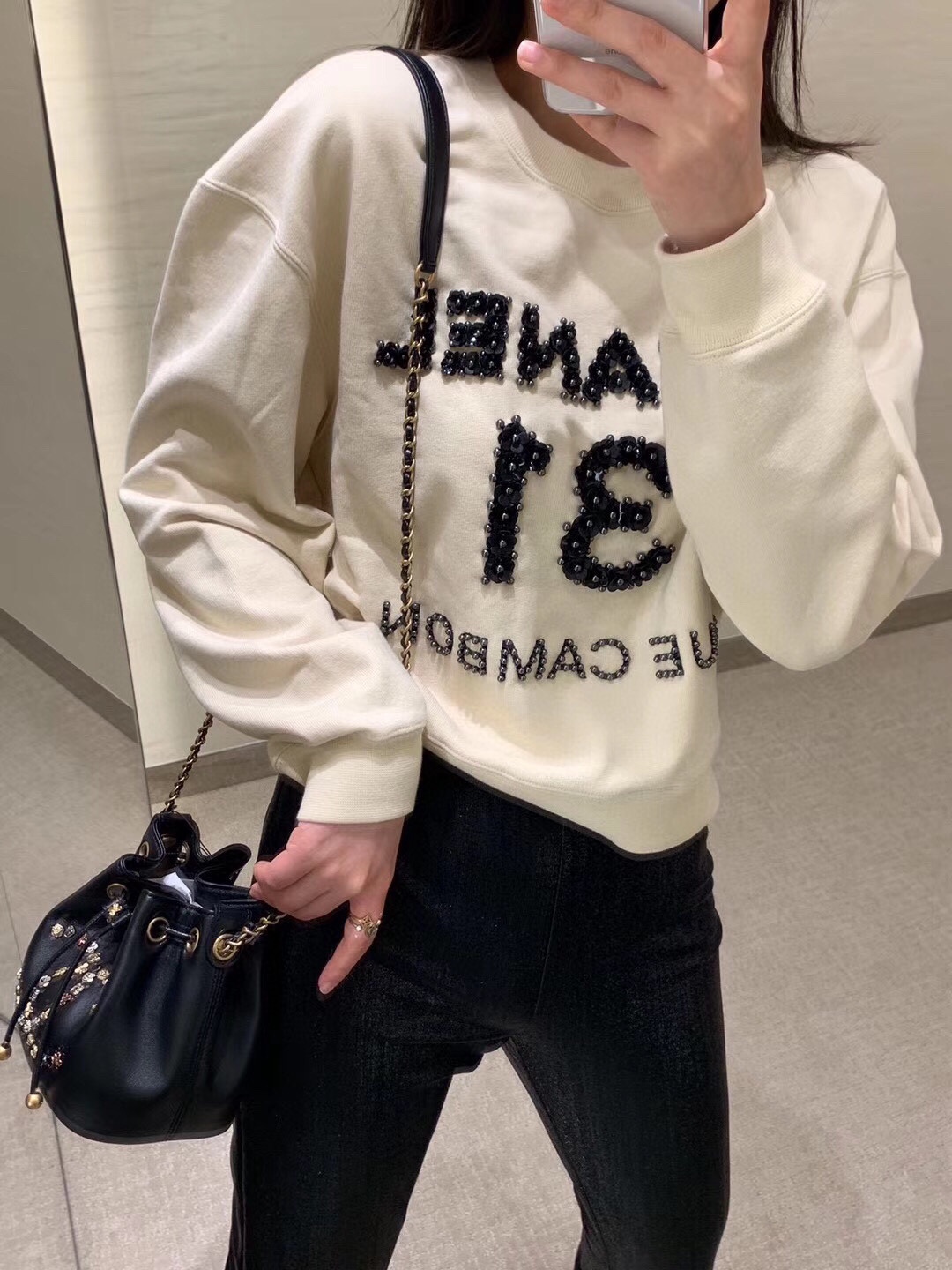 

Designer brand Catwalk style beaded loose hoodie camellia decoration 100% cotton fabric customized color High quality wholesale Men and women in the same, Apricot