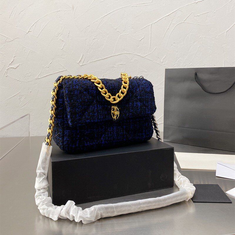 

Designer Tweed Crossbody Shoulder Bag 2021 Paris Brand Woolen Pillows Handbags Woman Weave Handbag Knitting Chain Luxury Bags LCM, Box(not for sale)