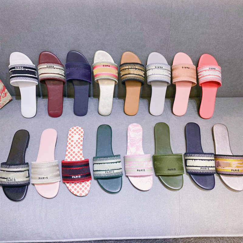 

2021 Womens Sandals Shoe Slide Slippers Top Embroidered Luxury Brand Slipper Flat Leather Sneakers Heatshoes, Black