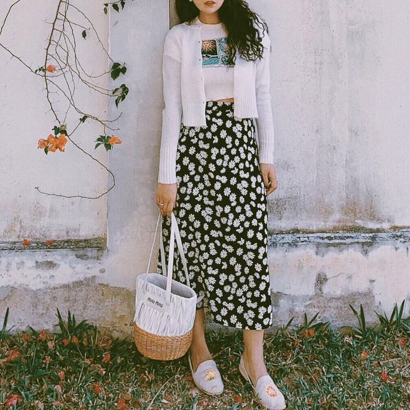 

Capucines Daisy Print Skirts Womens 2021 Summer Fashion Slim Mid Calf Elegant Vacation Floral High Waist Sexy Women Skirt, Black