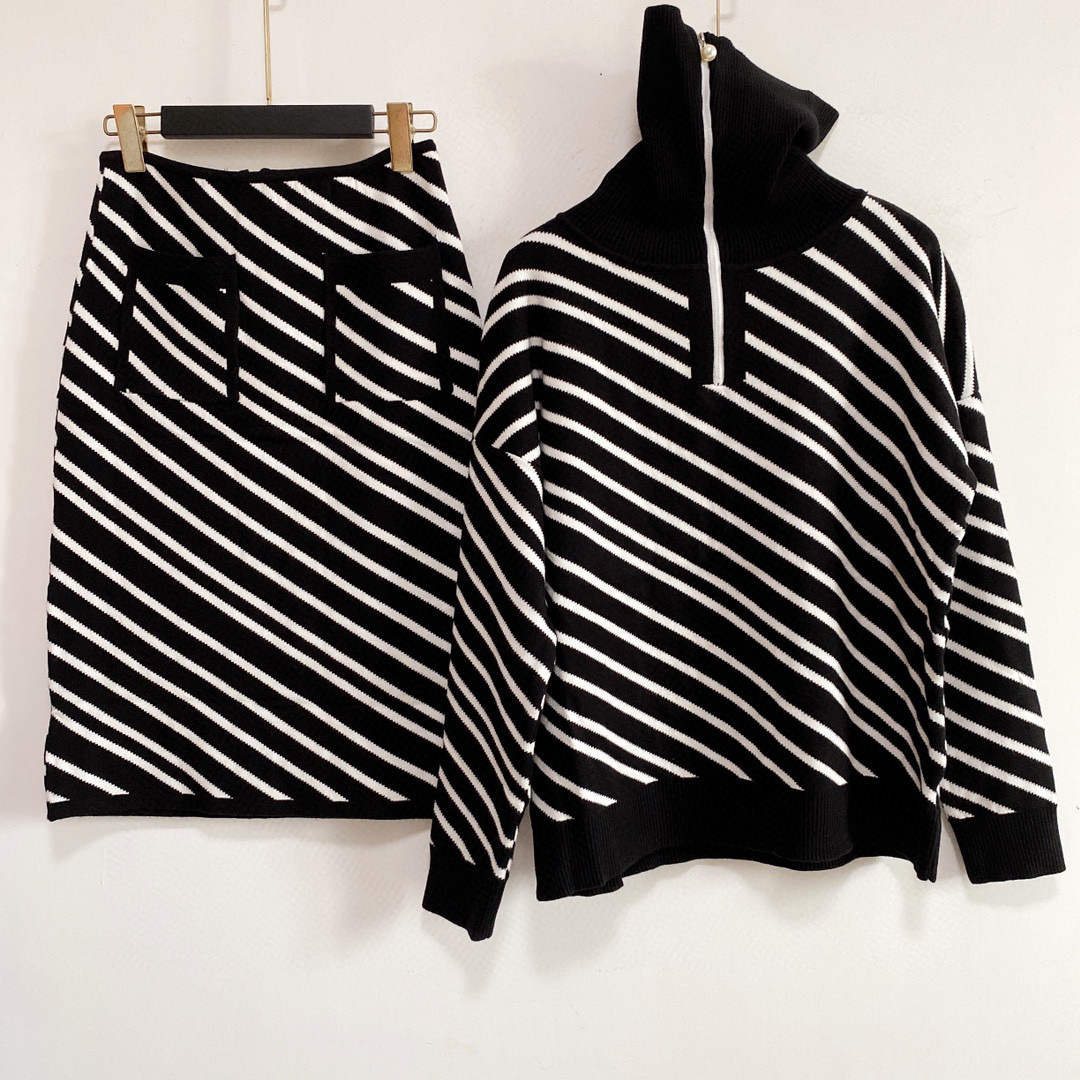 

2021 Autumn Black White Striped Women's Sets Designer Turtleneck Knitting Pullovers And Skirts Two Pieces 90130, Gray