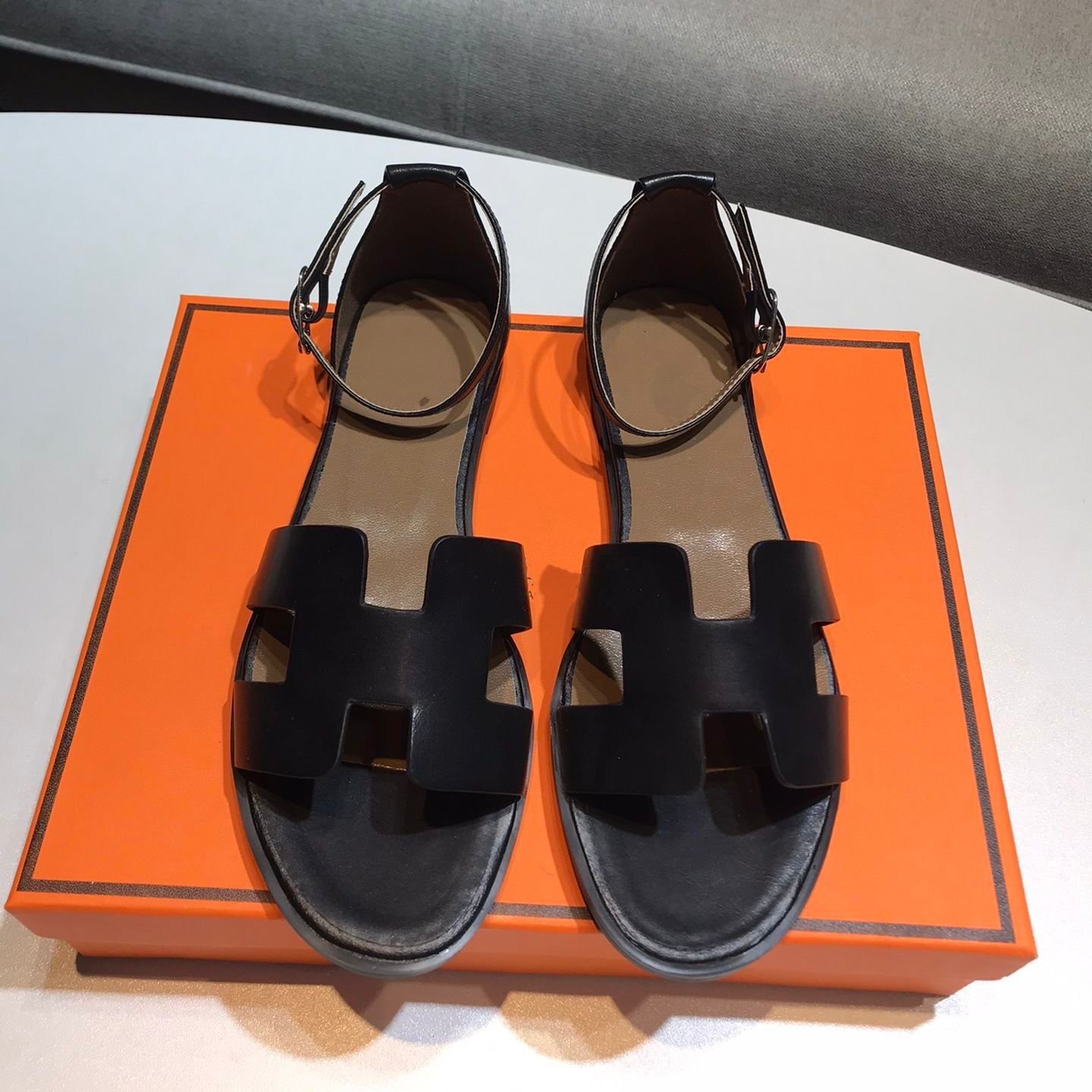 

0, Black