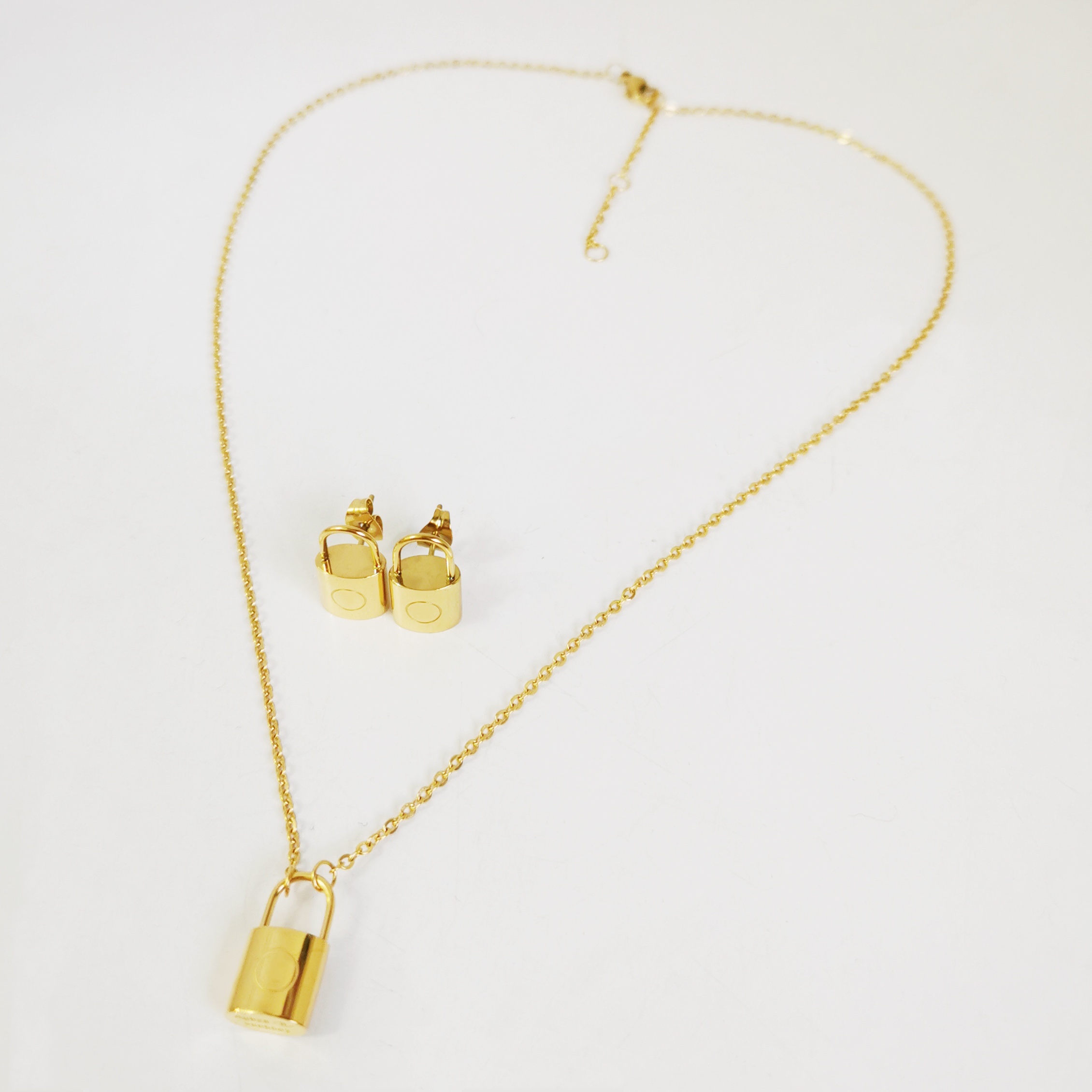 

Luxury Designer Jewelry women Necklace Gold Lock Pendant Necklaces Stainless Steel Silver Rose Gold Earrings Bracelet Fashion Jewelry