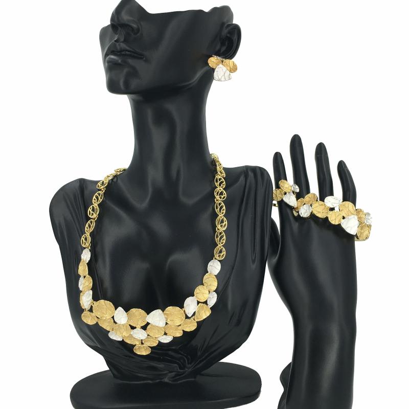 Collier de boucles d'oreilles Mejewelry Costume de conception classique de haute qualité bijoux Dubaï Ensembles de fleurs de mode africaine pour