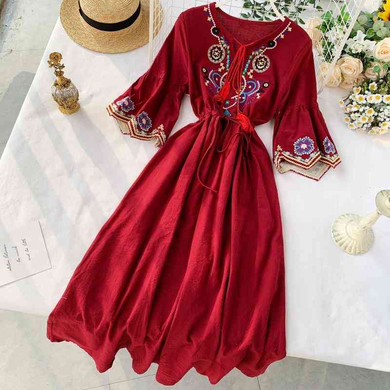

Retro Women Embroidery Dress Spring Summer V Neck Half Sleeve Slim Bodycon Dresses Vestido Mujer Ladies Kleid Boho Long Robe 210602
