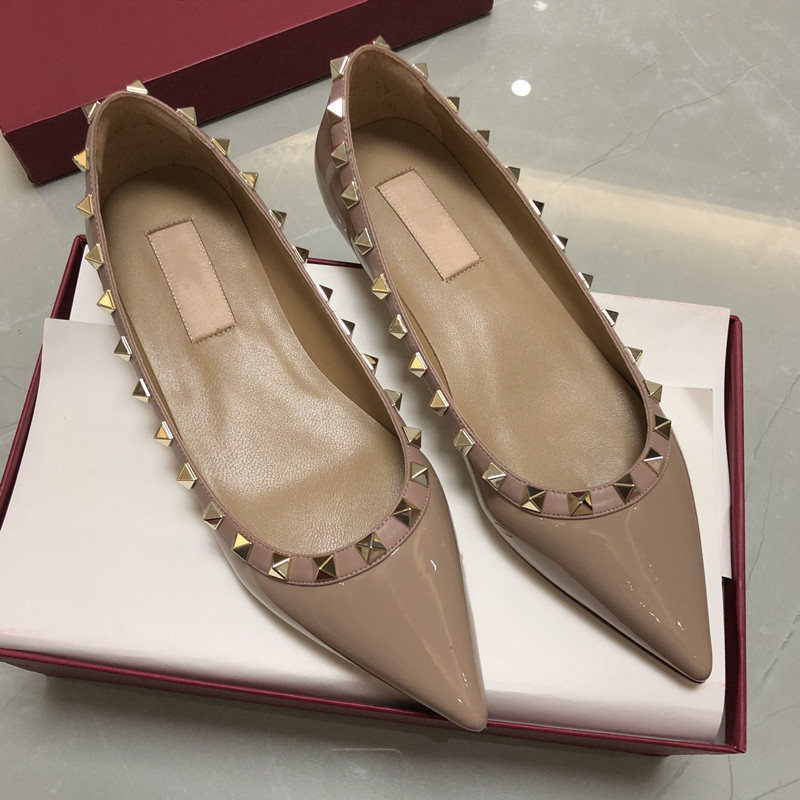 

Luxury design Women Rivet shoes patent Leather Pointed Toe rock Studded valentine woman flats loafers