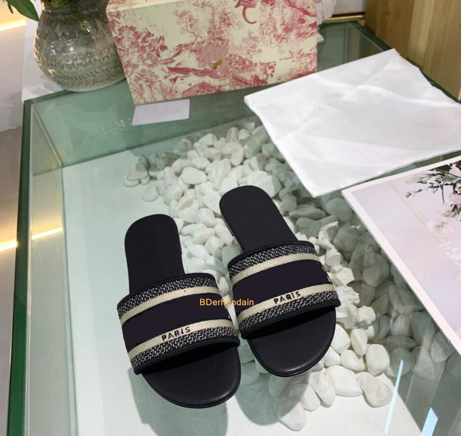 

2021 Designer women Sandals Rubber Sole Cotton Embroidered Flip-Flops Simple Summer Leather Slippers top Quality Variety of Colors Sizes 35-41