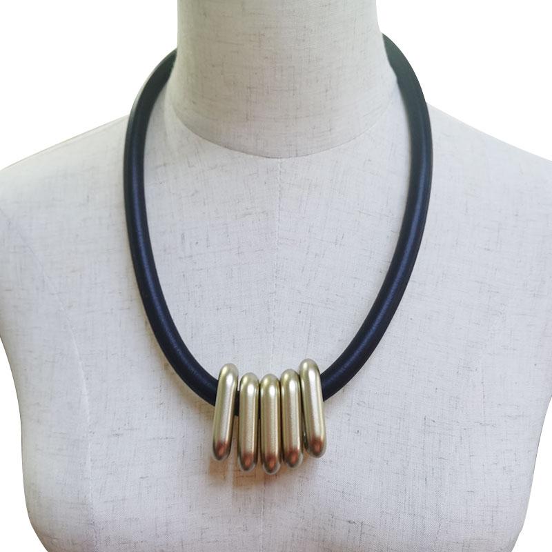 

Pendant Necklaces YD&YDBZ Necklace Punk Style Women's Short Sweater Chain Rubber Handmade Jewelry Simple Accessories
