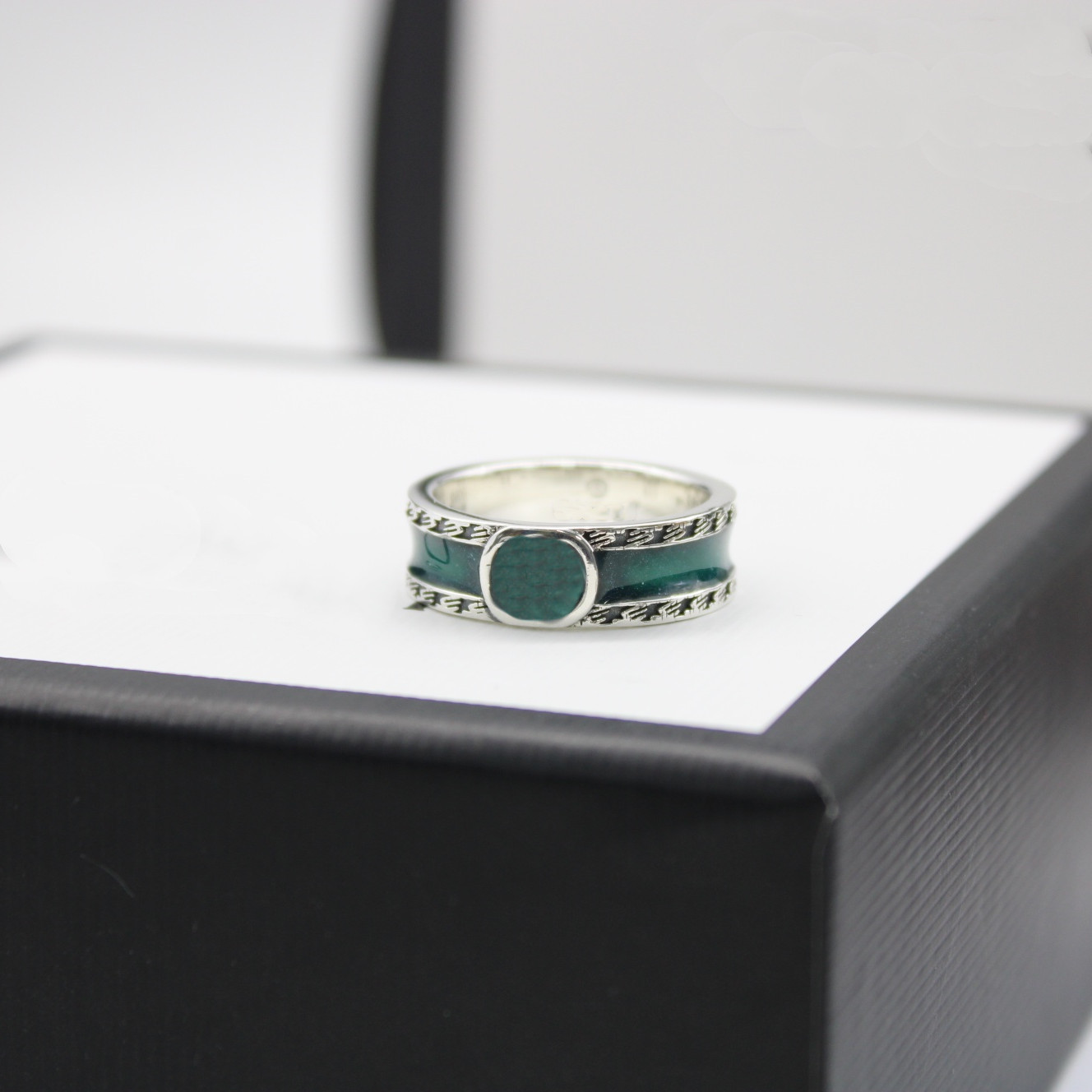 

Fashion and Unique Design Couple Swan Green Epoxy Epoxy Ring High Quality Silver Plated Ring Trend Matching Supply NRJ