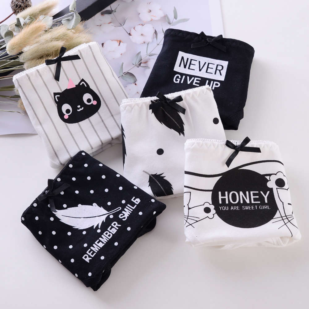 

New black and white cat with leaves, women's medium waist cotton underwear, student girl cartoon cute triangle underwear, Black;white
