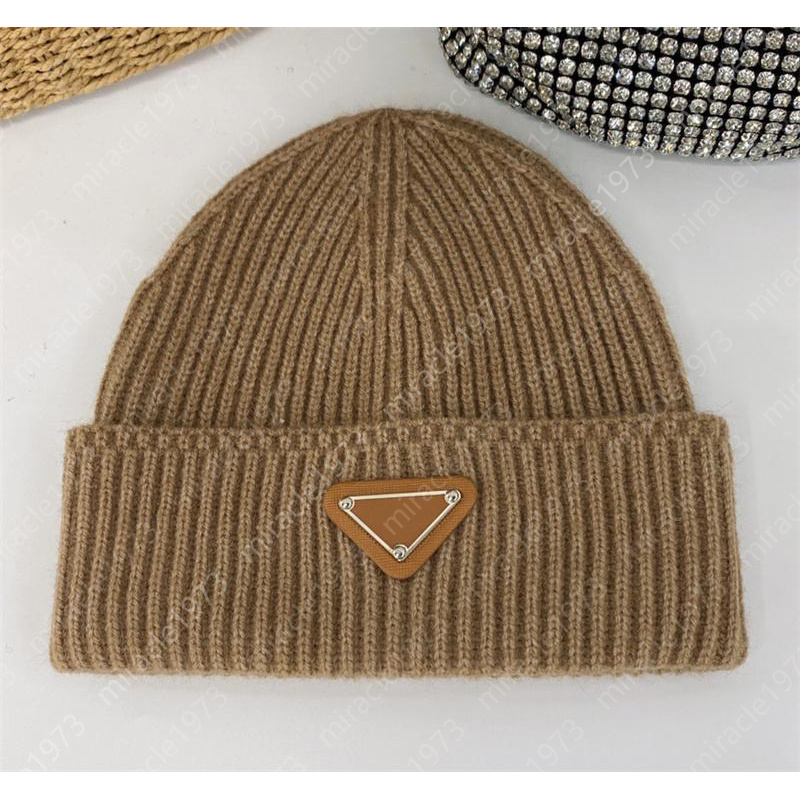 

Luxury Designer Beanies Fashion Womens Mens Knitted Winter Triangle Brands Unisex Warm Fitted Hats 9 color, P01