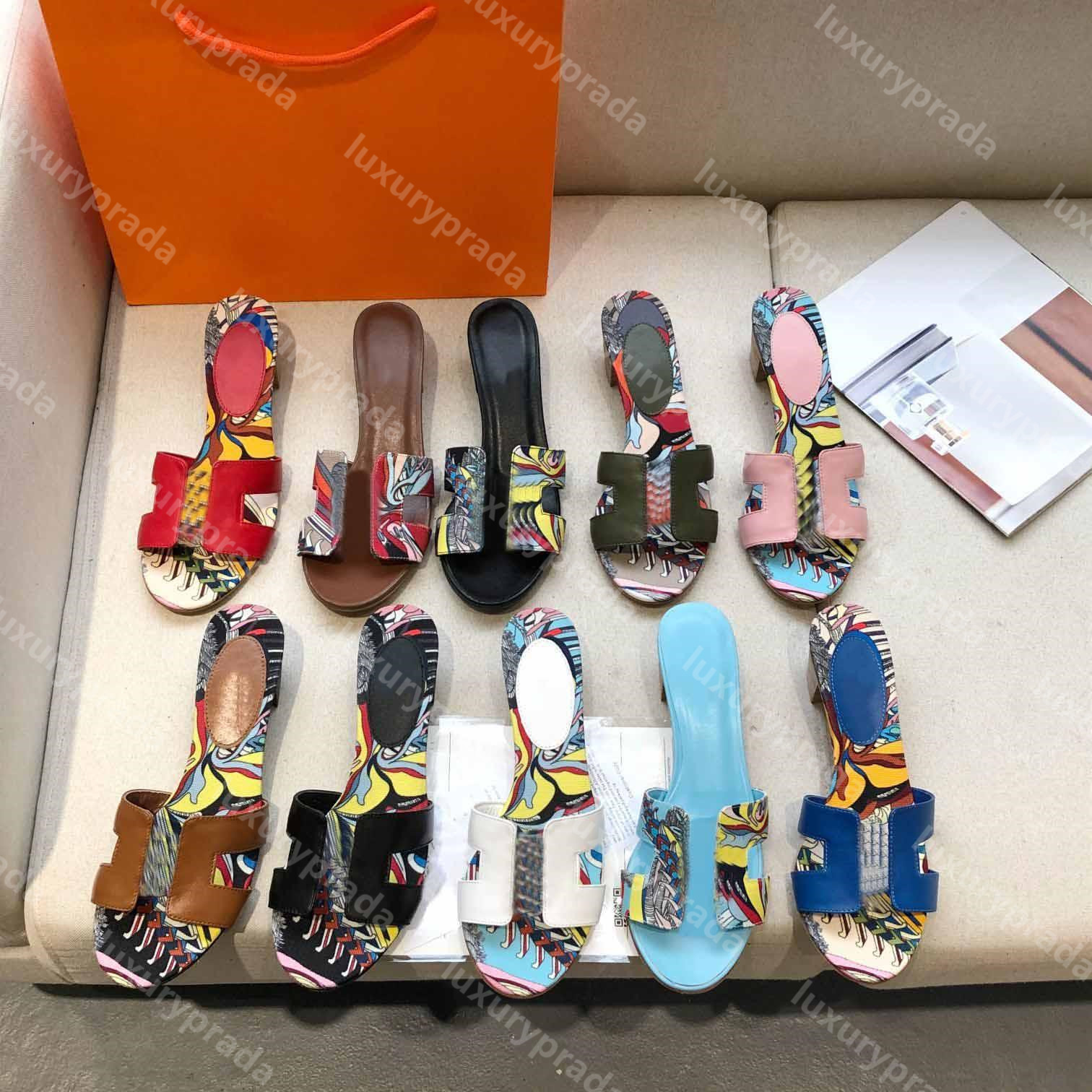

fashion woman beach Luxury designers Sandals slippers Leather Cartoon Big Head Slipper Flat shoes lady sandal Metal Lock sneakers top quality, Two pairs of pure cotton socks